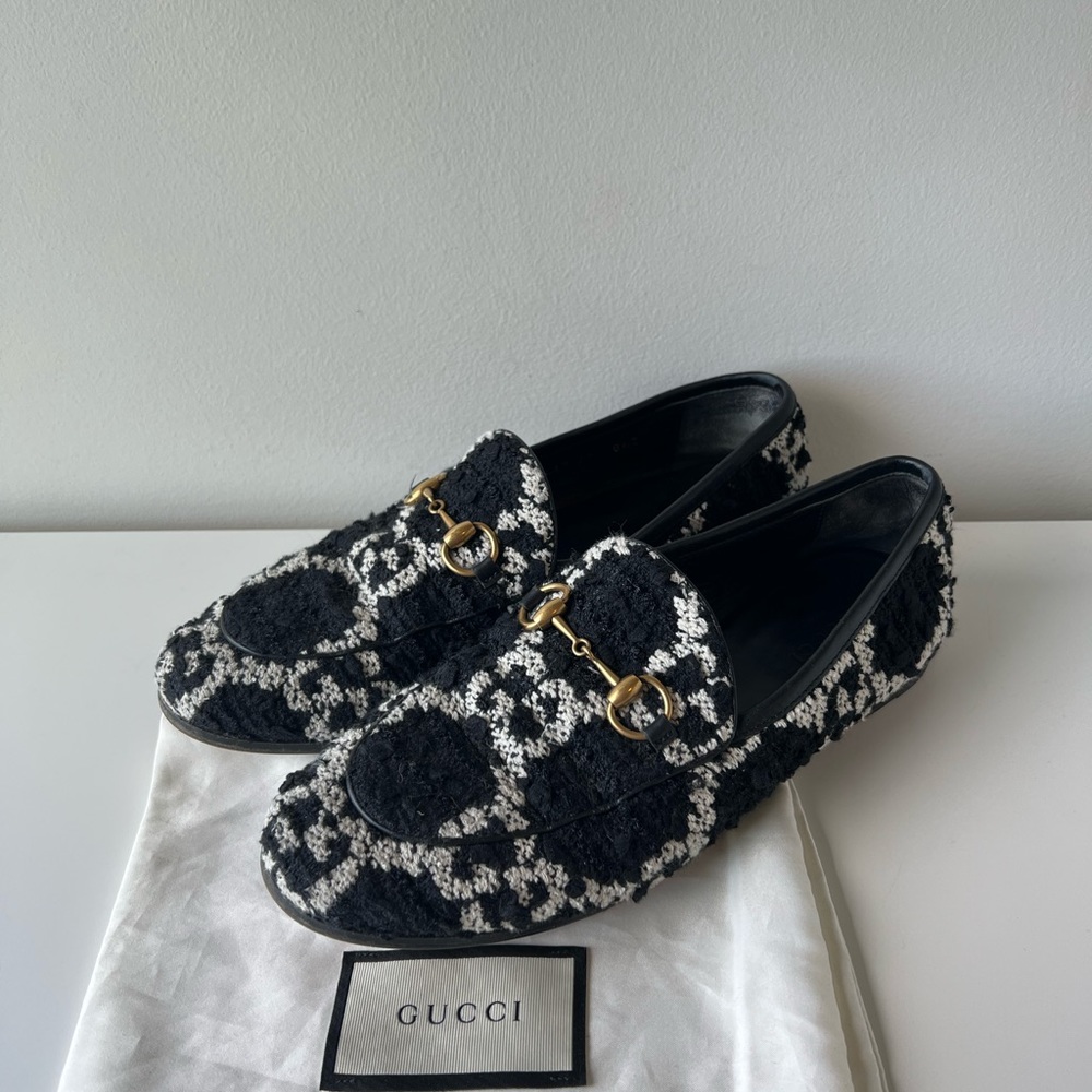 Gucci women’s tweed Jordan loafer black and white GG size 37